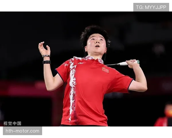 何冰娇力拼三局夺得巴黎奥运女单羽毛球铜牌