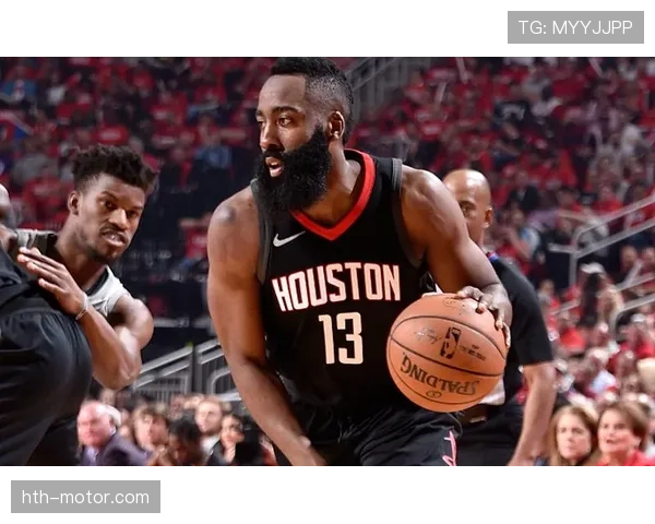 扎伊恩篮下强攻压制传统中锋 提升得分效率